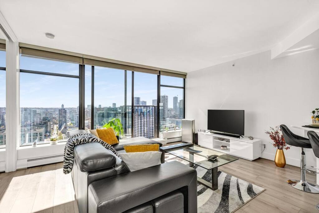 Central Luxury Apartment With Best City Views! Vancouver Extérieur photo