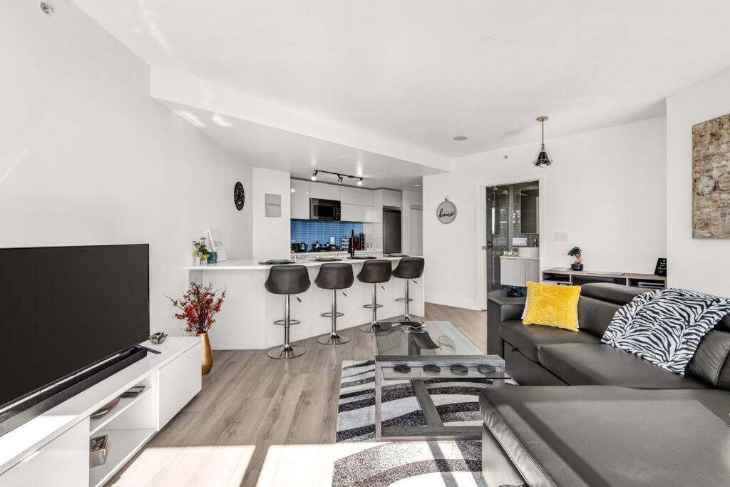 Central Luxury Apartment With Best City Views! Vancouver Extérieur photo
