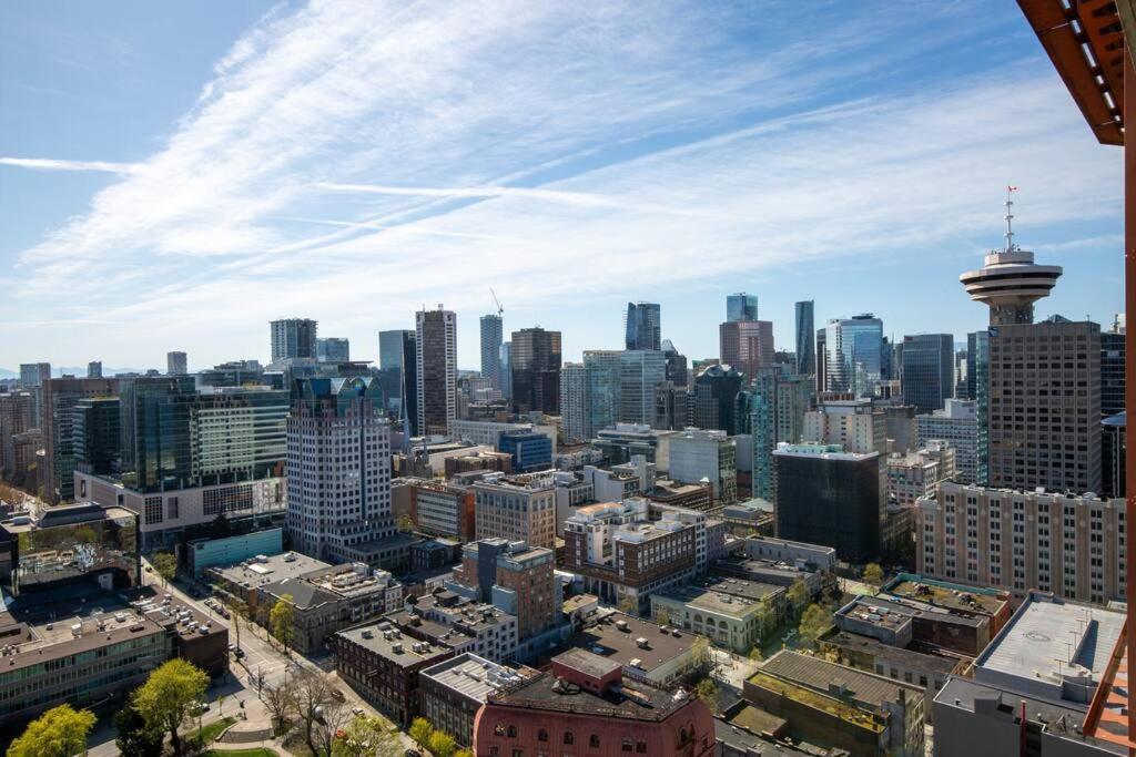 Central Luxury Apartment With Best City Views! Vancouver Extérieur photo